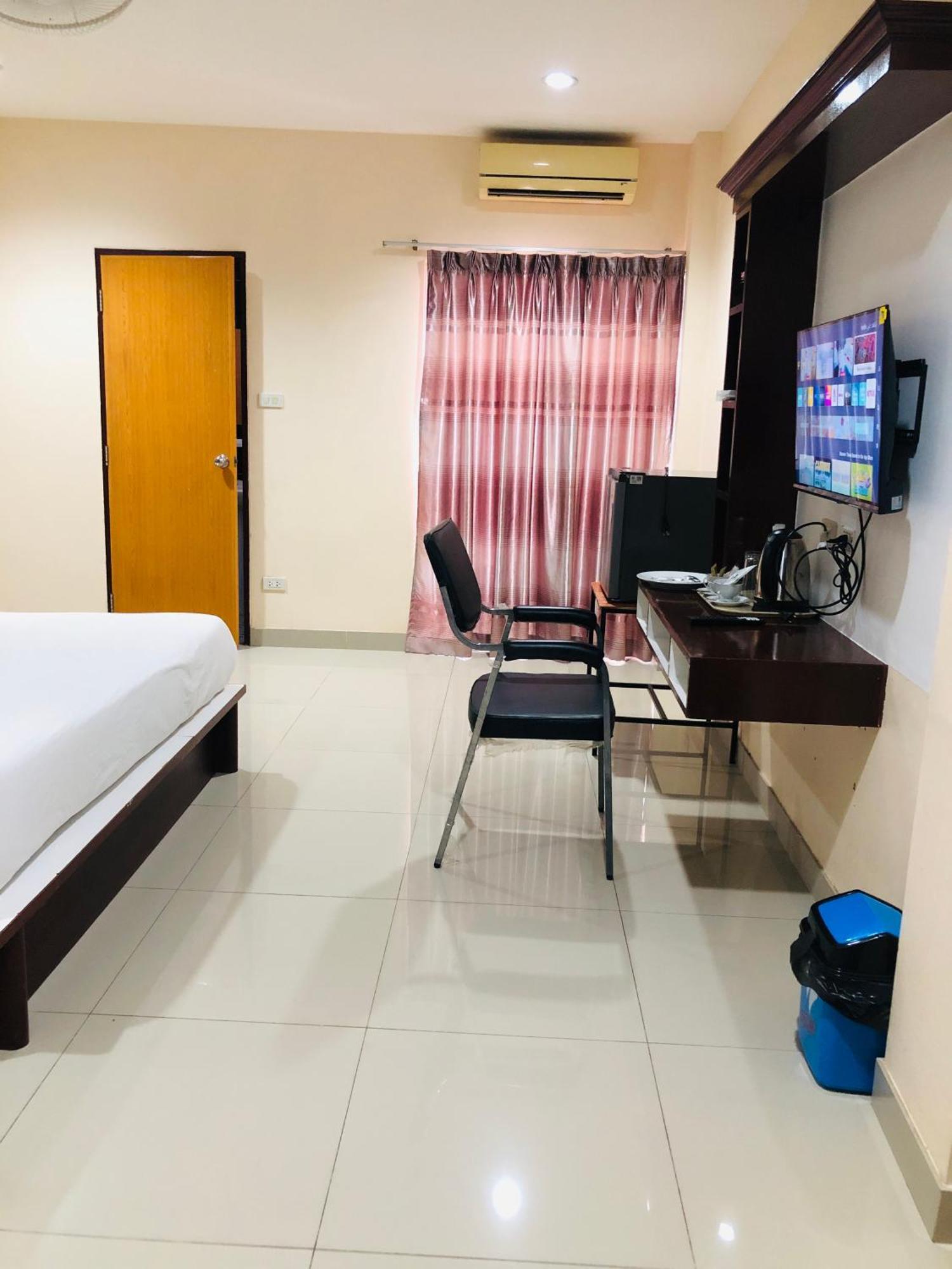 Royal Star Suites Pattaya Exterior photo